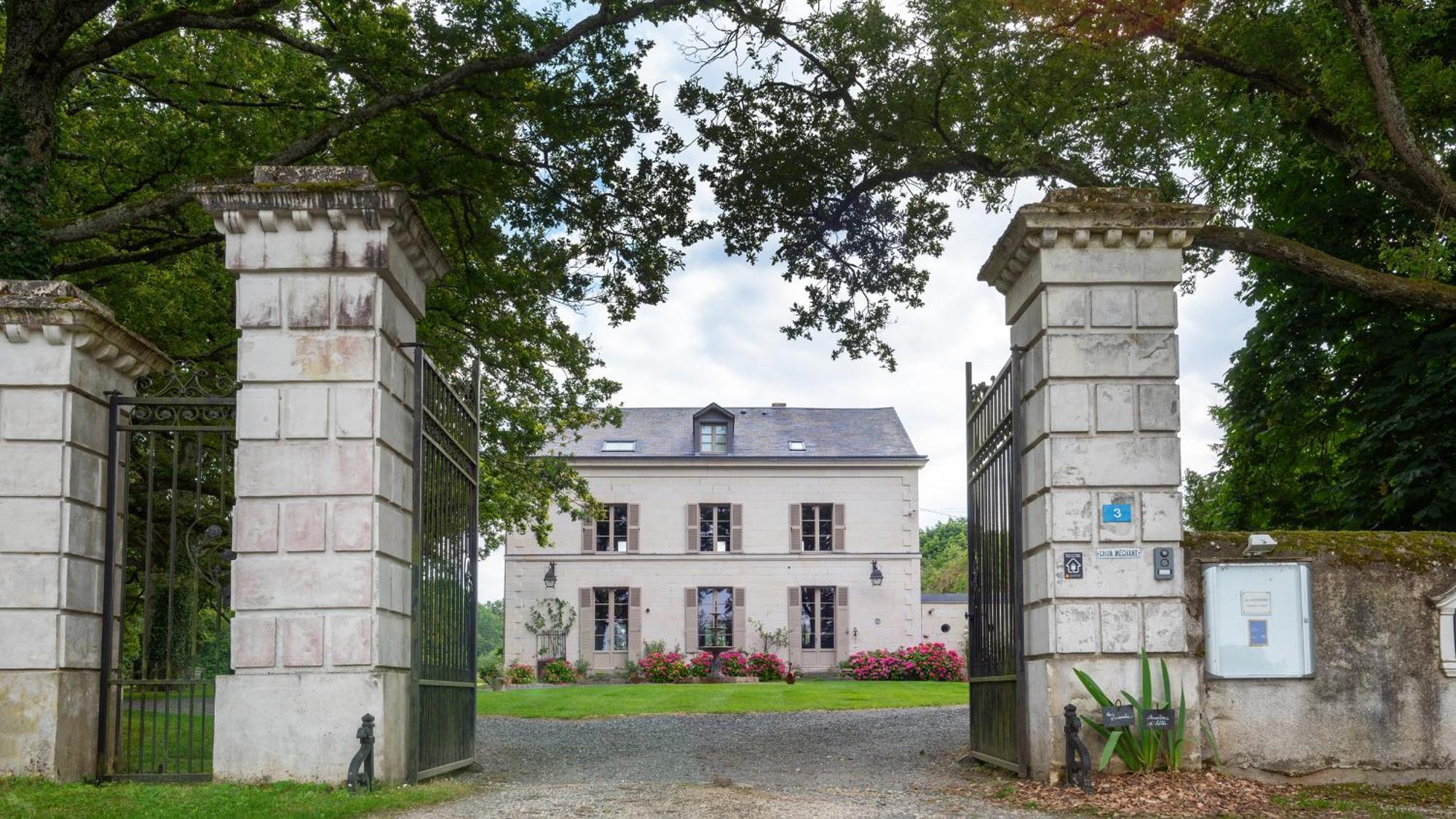 La Gironnerie Bed and Breakfast Loche-sur-Indrois Buitenkant foto